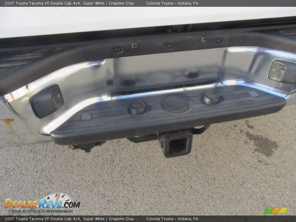 2007 Toyota Tacoma V6 Double Cab 4x4 Super White / Graphite Gray Photo #6