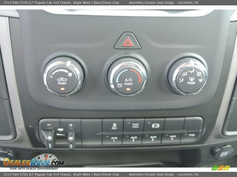 Controls of 2014 Ram 5500 SLT Regular Cab 4x4 Chassis Photo #14