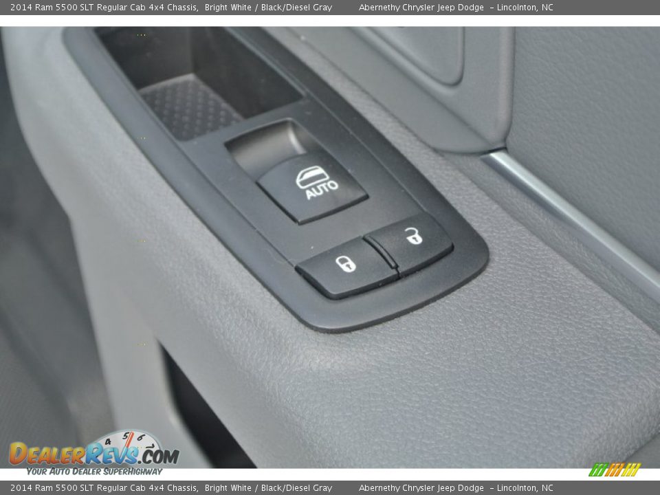 2014 Ram 5500 SLT Regular Cab 4x4 Chassis Bright White / Black/Diesel Gray Photo #21
