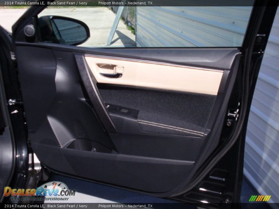 2014 Toyota Corolla LE Black Sand Pearl / Ivory Photo #17