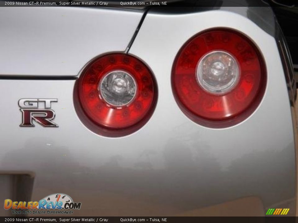 2009 Nissan GT-R Premium Super Silver Metallic / Gray Photo #5