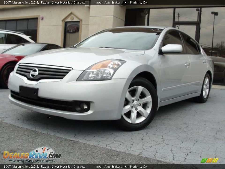 2007 Nissan Altima 2.5 S Radiant Silver Metallic / Charcoal Photo #1