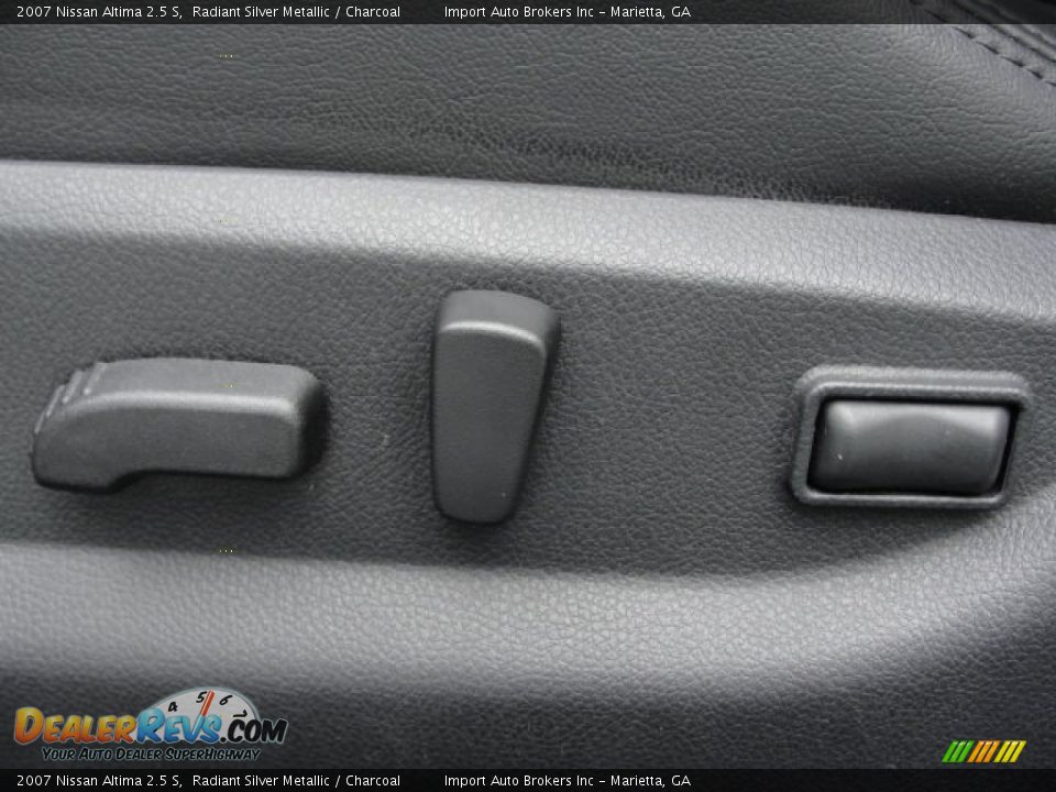 2007 Nissan Altima 2.5 S Radiant Silver Metallic / Charcoal Photo #13