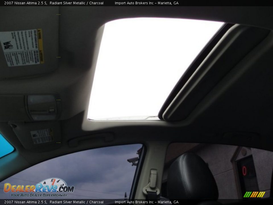 2007 Nissan Altima 2.5 S Radiant Silver Metallic / Charcoal Photo #17