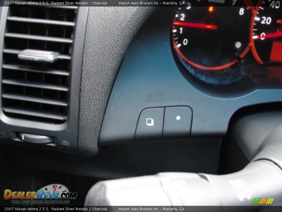 2007 Nissan Altima 2.5 S Radiant Silver Metallic / Charcoal Photo #22