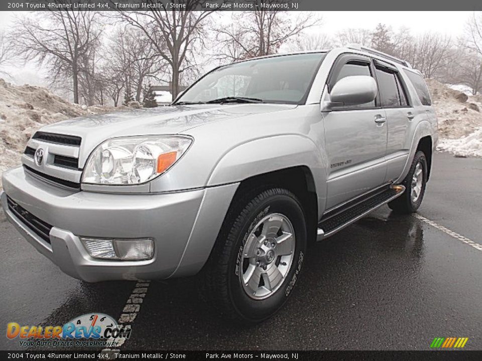 Front 3/4 View of 2004 Toyota 4Runner Limited 4x4 Photo #1