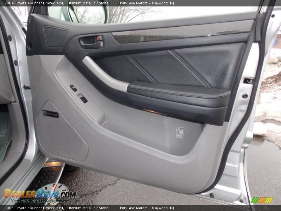 2004 Toyota 4Runner Limited 4x4 Titanium Metallic / Stone Photo #18