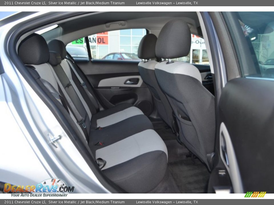 2011 Chevrolet Cruze LS Silver Ice Metallic / Jet Black/Medium Titanium Photo #11