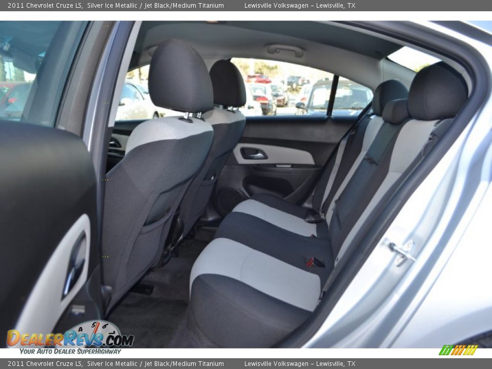 2011 Chevrolet Cruze LS Silver Ice Metallic / Jet Black/Medium Titanium Photo #12