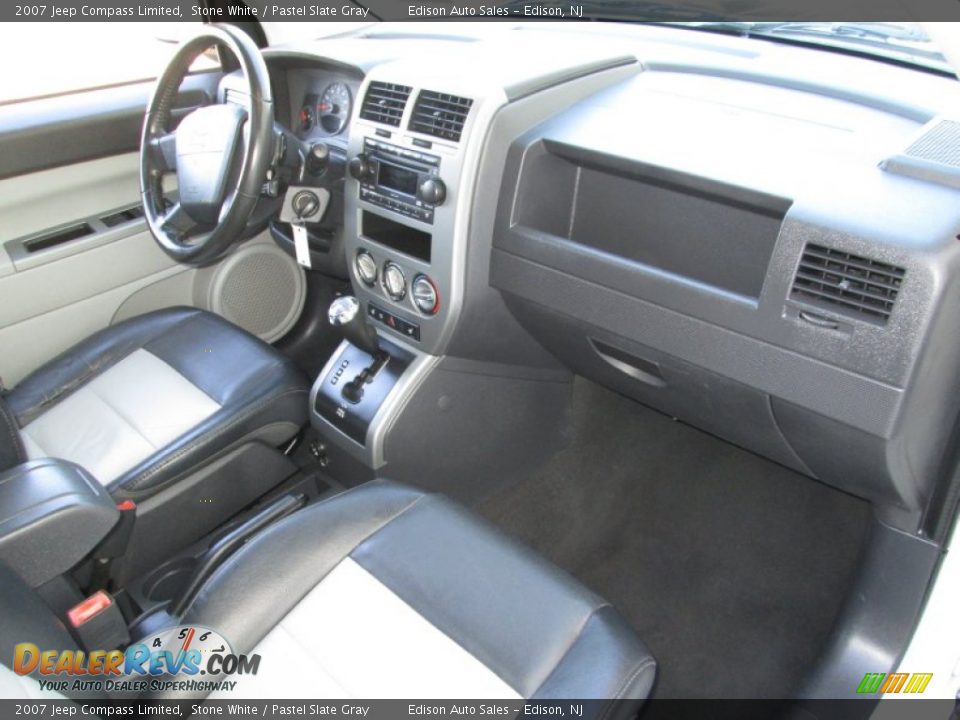 2007 Jeep Compass Limited Stone White / Pastel Slate Gray Photo #15