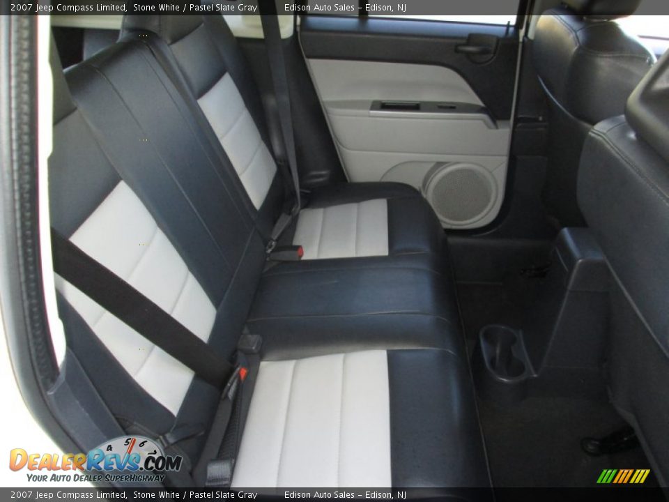 2007 Jeep Compass Limited Stone White / Pastel Slate Gray Photo #17