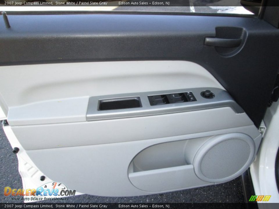 2007 Jeep Compass Limited Stone White / Pastel Slate Gray Photo #25