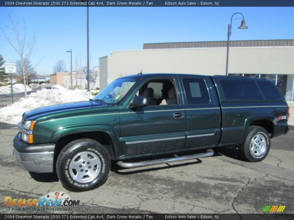 Front 3/4 View of 2004 Chevrolet Silverado 1500 Z71 Extended Cab 4x4 Photo #3