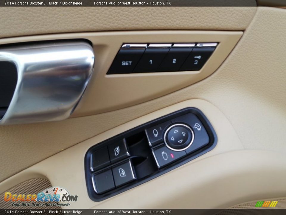 Controls of 2014 Porsche Boxster S Photo #9