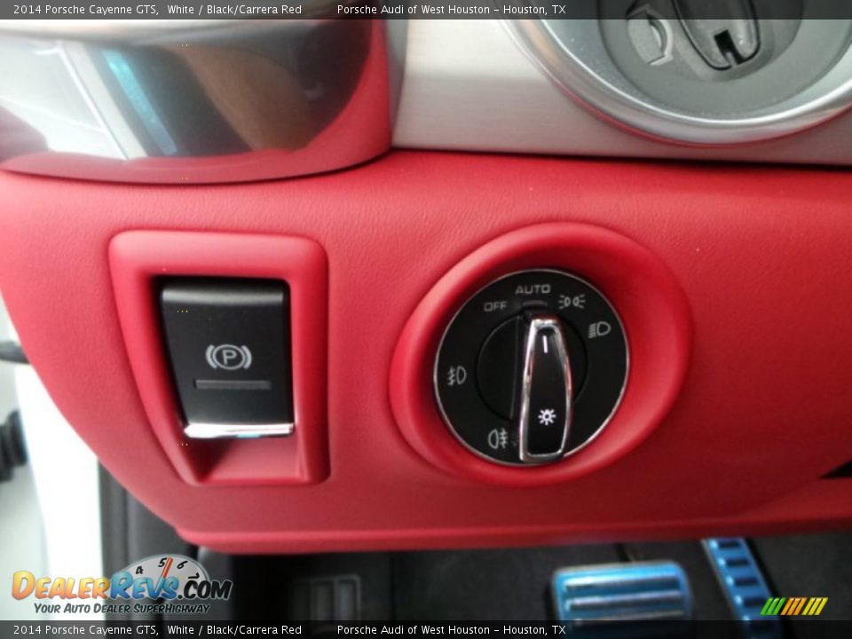 Controls of 2014 Porsche Cayenne GTS Photo #22