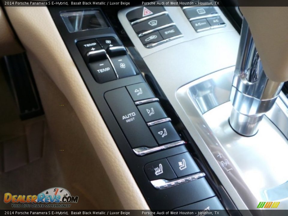 Controls of 2014 Porsche Panamera S E-Hybrid Photo #21