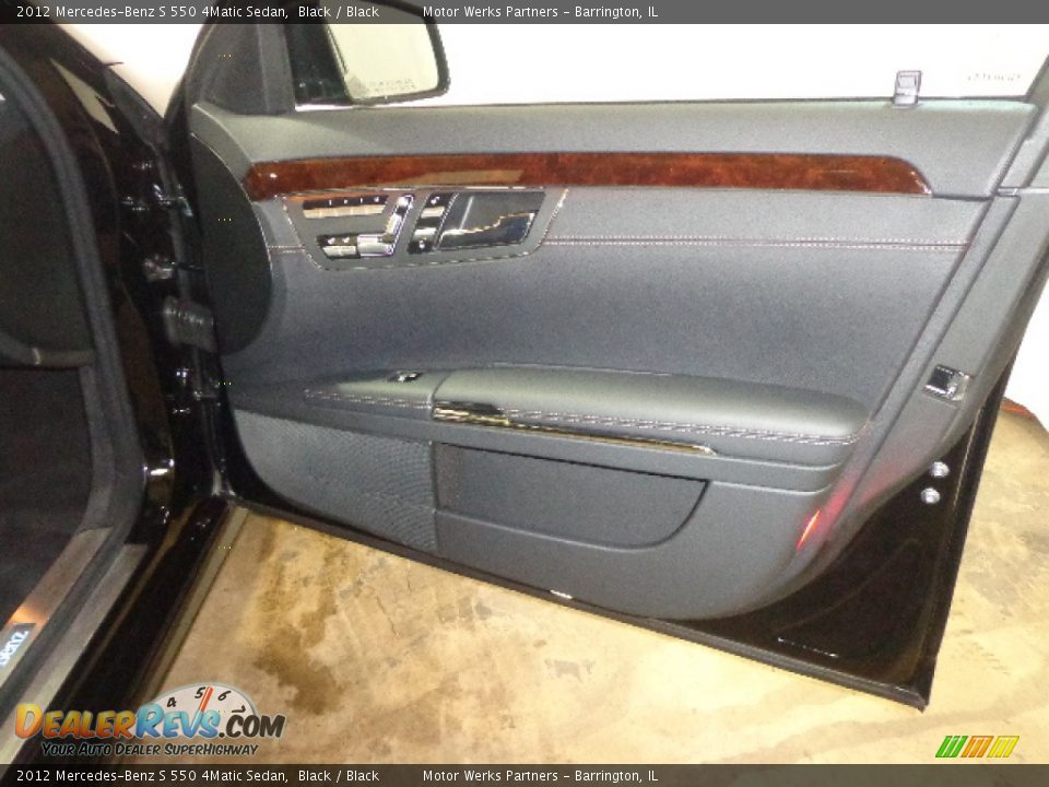 2012 Mercedes-Benz S 550 4Matic Sedan Black / Black Photo #32