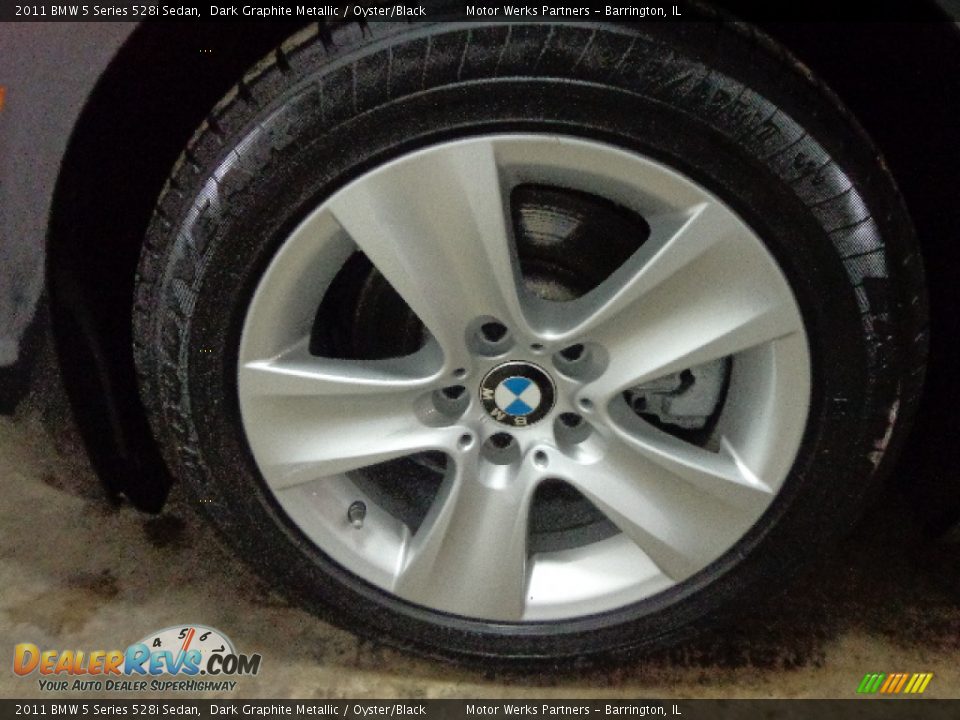 2011 BMW 5 Series 528i Sedan Dark Graphite Metallic / Oyster/Black Photo #6