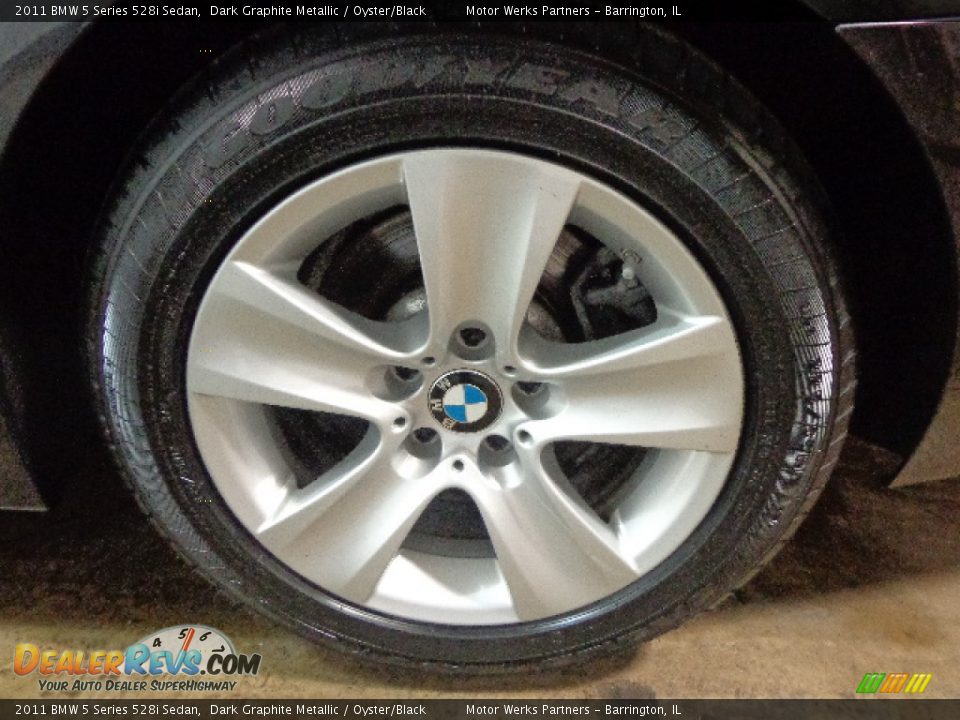 2011 BMW 5 Series 528i Sedan Dark Graphite Metallic / Oyster/Black Photo #7
