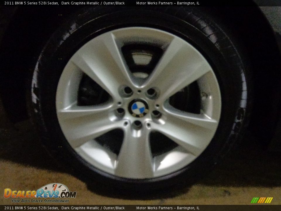 2011 BMW 5 Series 528i Sedan Dark Graphite Metallic / Oyster/Black Photo #10