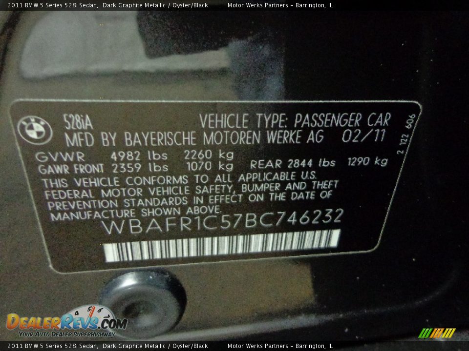 2011 BMW 5 Series 528i Sedan Dark Graphite Metallic / Oyster/Black Photo #18