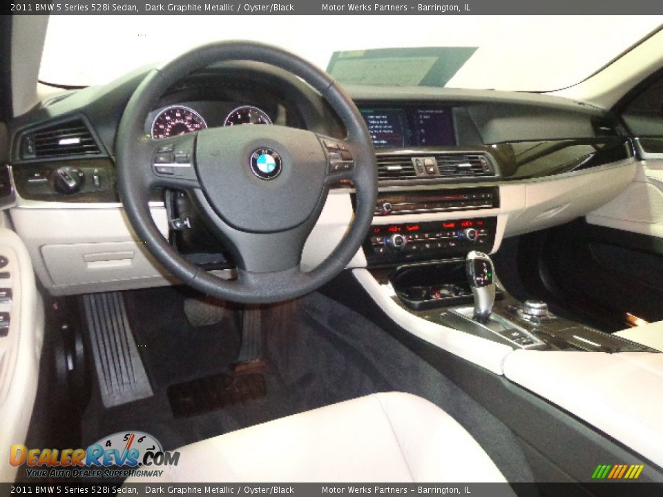 2011 BMW 5 Series 528i Sedan Dark Graphite Metallic / Oyster/Black Photo #27