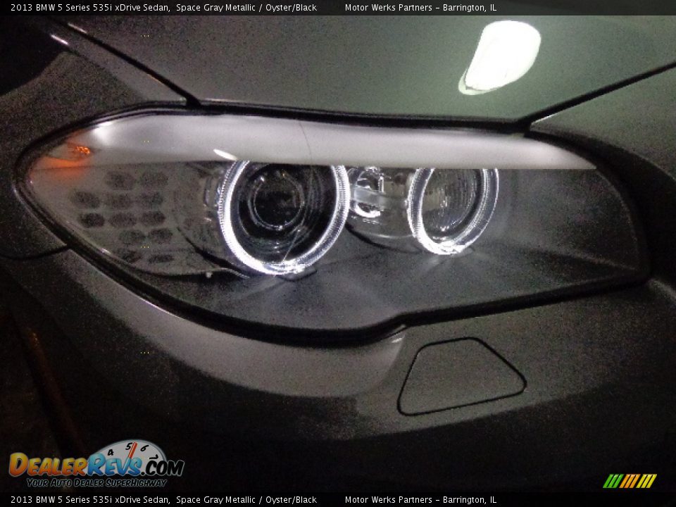 2013 BMW 5 Series 535i xDrive Sedan Space Gray Metallic / Oyster/Black Photo #17