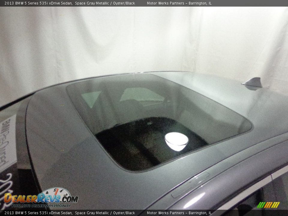 2013 BMW 5 Series 535i xDrive Sedan Space Gray Metallic / Oyster/Black Photo #23