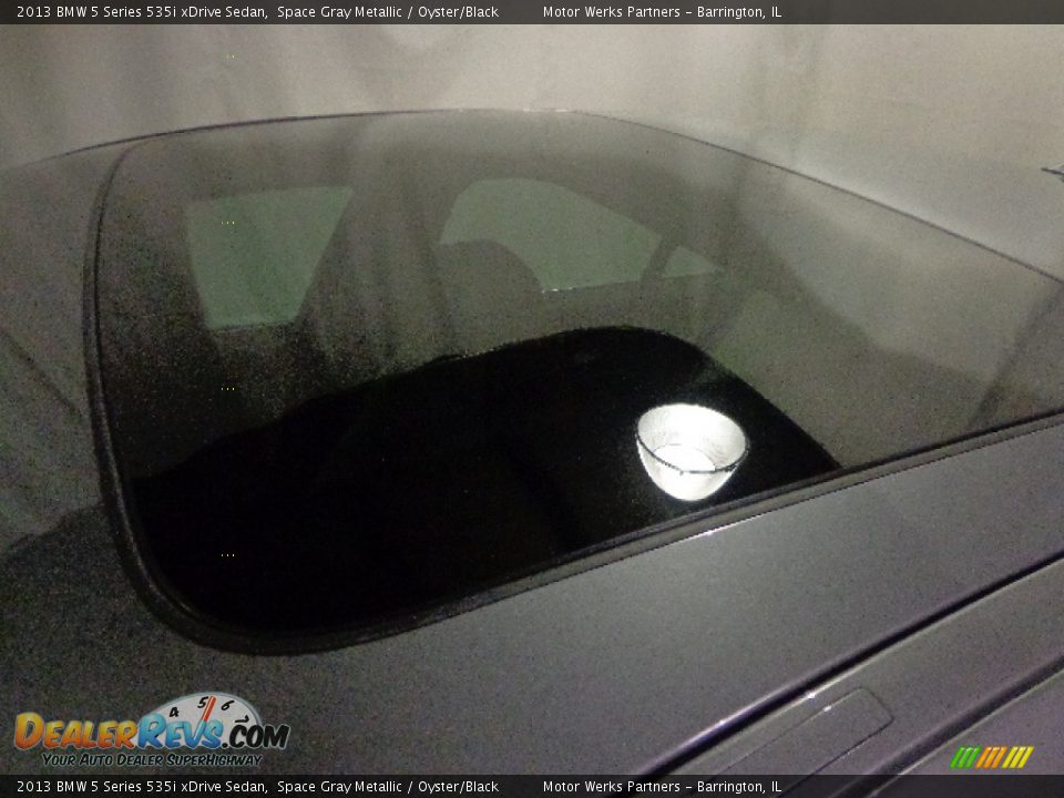 2013 BMW 5 Series 535i xDrive Sedan Space Gray Metallic / Oyster/Black Photo #24