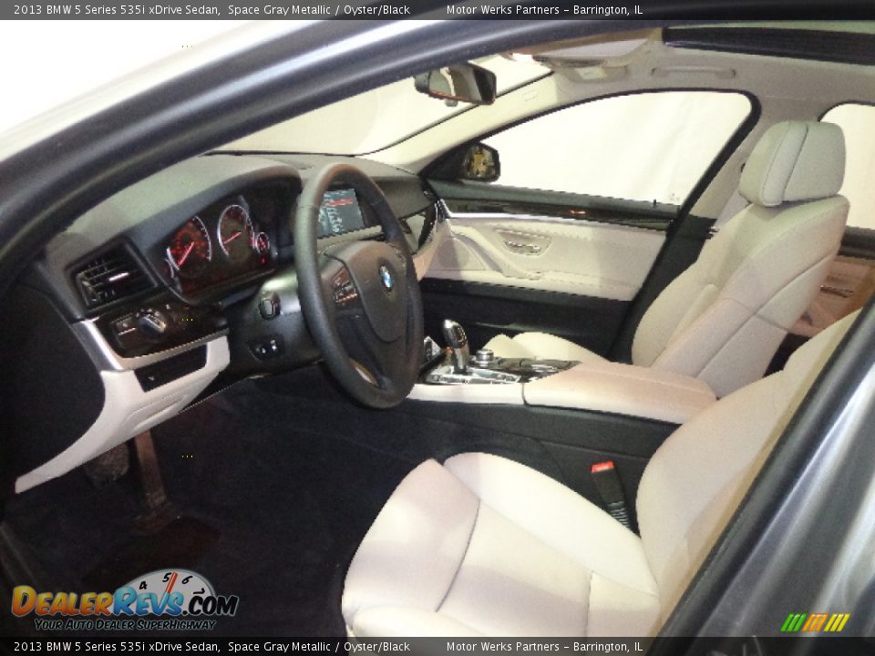 2013 BMW 5 Series 535i xDrive Sedan Space Gray Metallic / Oyster/Black Photo #27