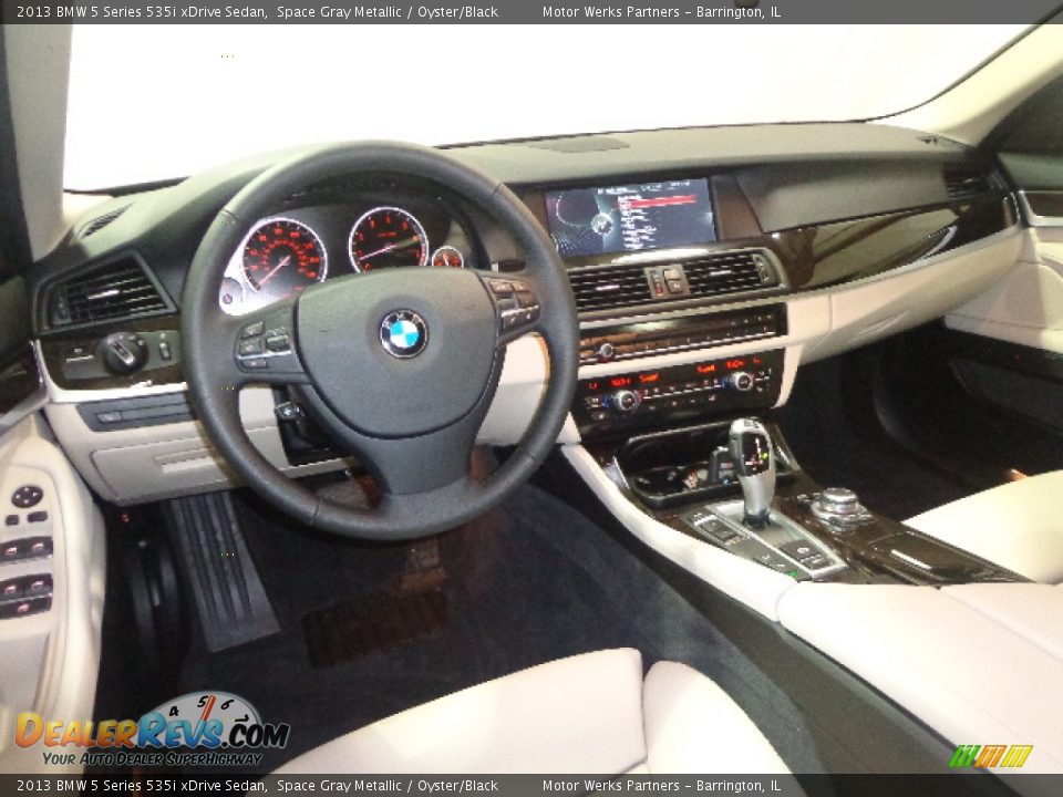 2013 BMW 5 Series 535i xDrive Sedan Space Gray Metallic / Oyster/Black Photo #30