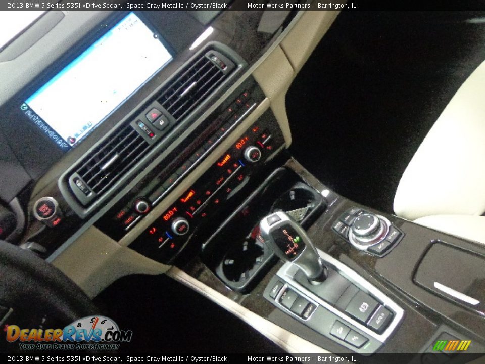2013 BMW 5 Series 535i xDrive Sedan Space Gray Metallic / Oyster/Black Photo #34