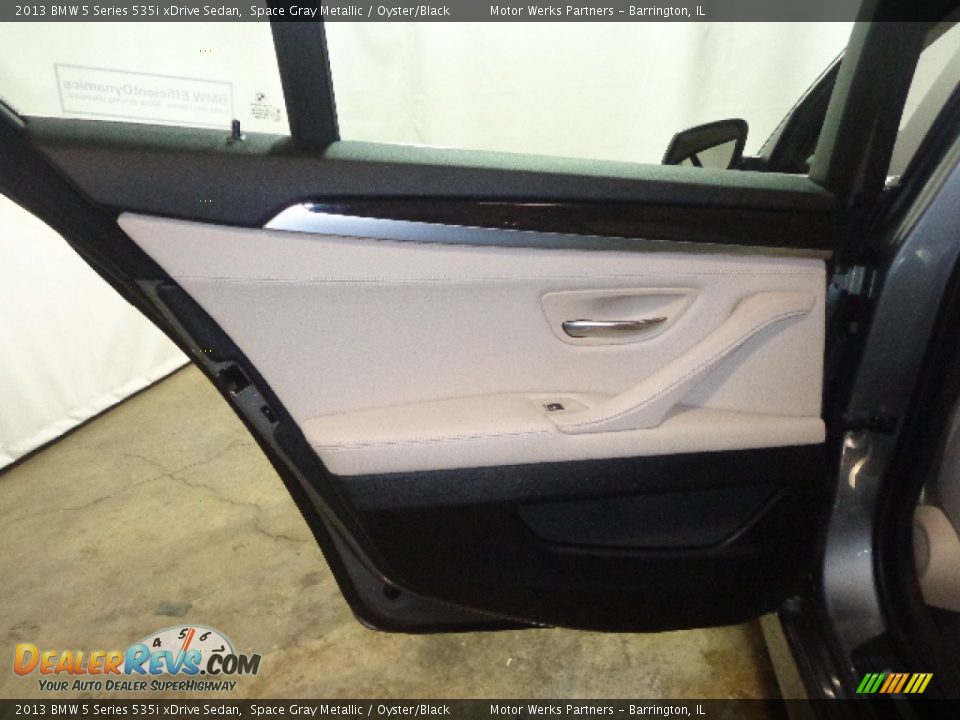 2013 BMW 5 Series 535i xDrive Sedan Space Gray Metallic / Oyster/Black Photo #35