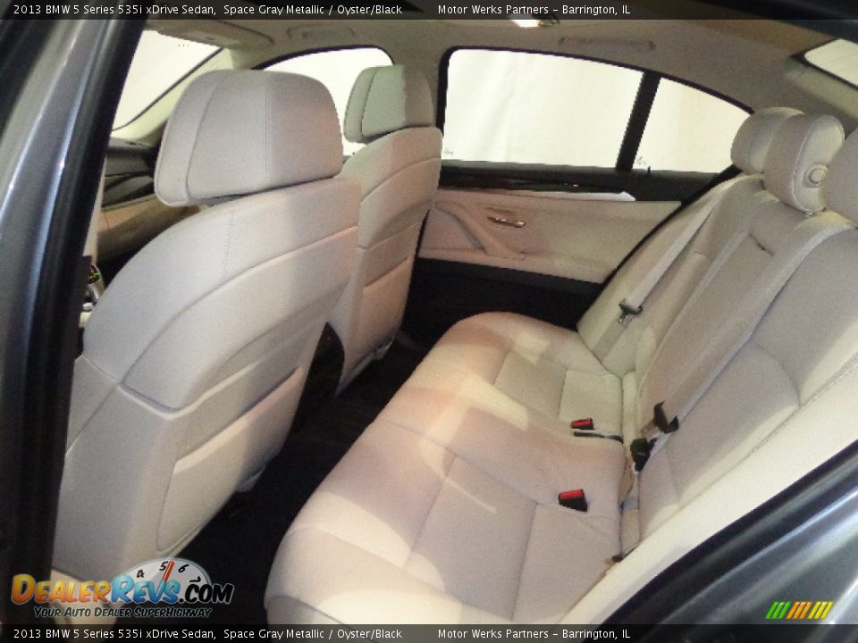 2013 BMW 5 Series 535i xDrive Sedan Space Gray Metallic / Oyster/Black Photo #36