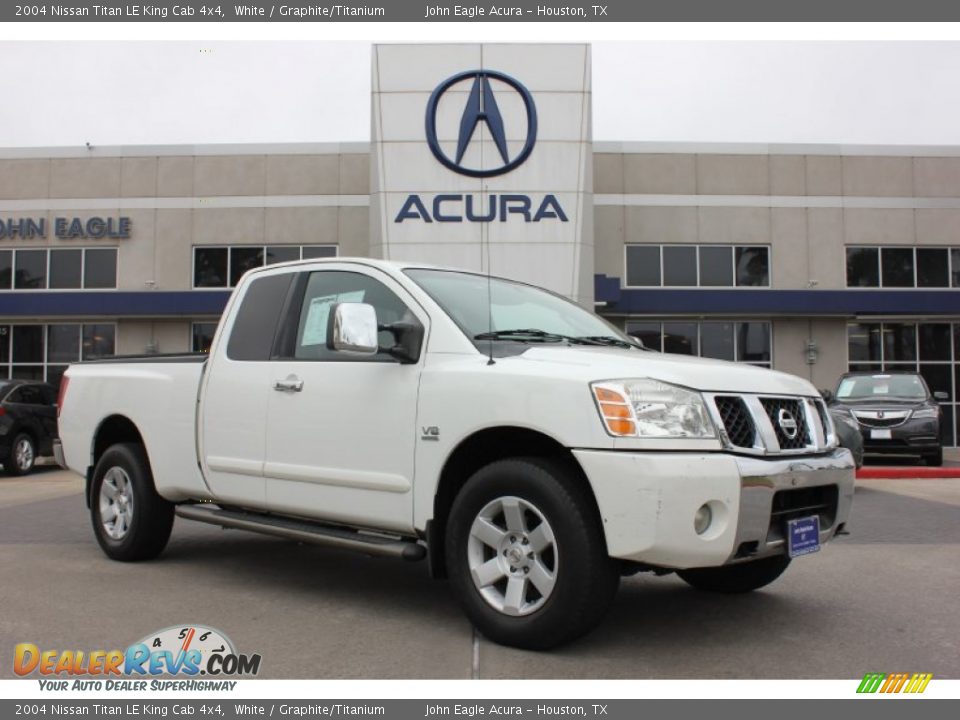 2004 Nissan Titan LE King Cab 4x4 White / Graphite/Titanium Photo #1