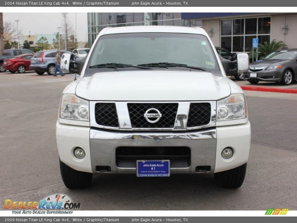 2004 Nissan Titan LE King Cab 4x4 White / Graphite/Titanium Photo #3