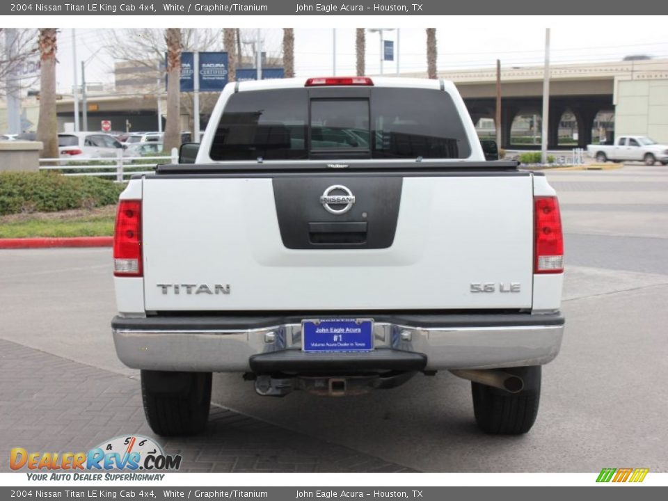 2004 Nissan Titan LE King Cab 4x4 White / Graphite/Titanium Photo #4