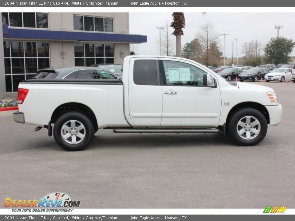 2004 Nissan Titan LE King Cab 4x4 White / Graphite/Titanium Photo #6