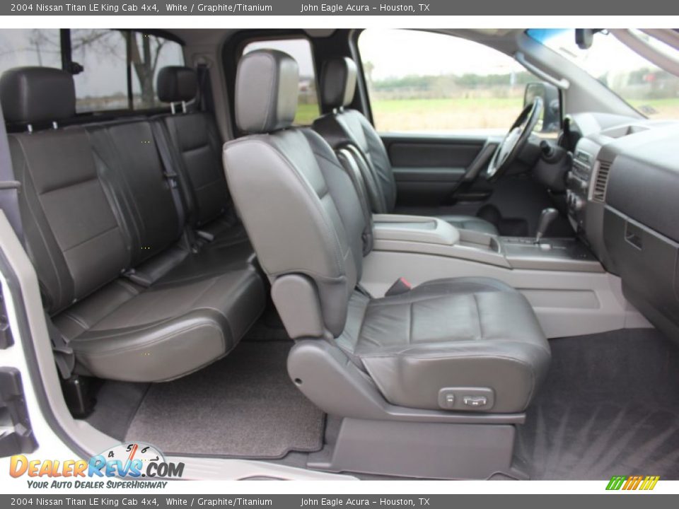 2004 Nissan Titan LE King Cab 4x4 White / Graphite/Titanium Photo #16