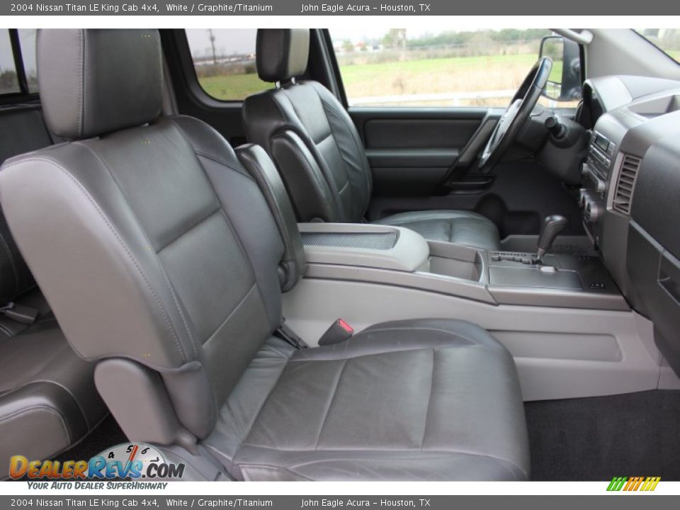 2004 Nissan Titan LE King Cab 4x4 White / Graphite/Titanium Photo #17