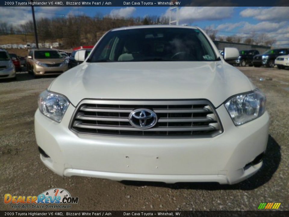 2009 Toyota Highlander V6 4WD Blizzard White Pearl / Ash Photo #2