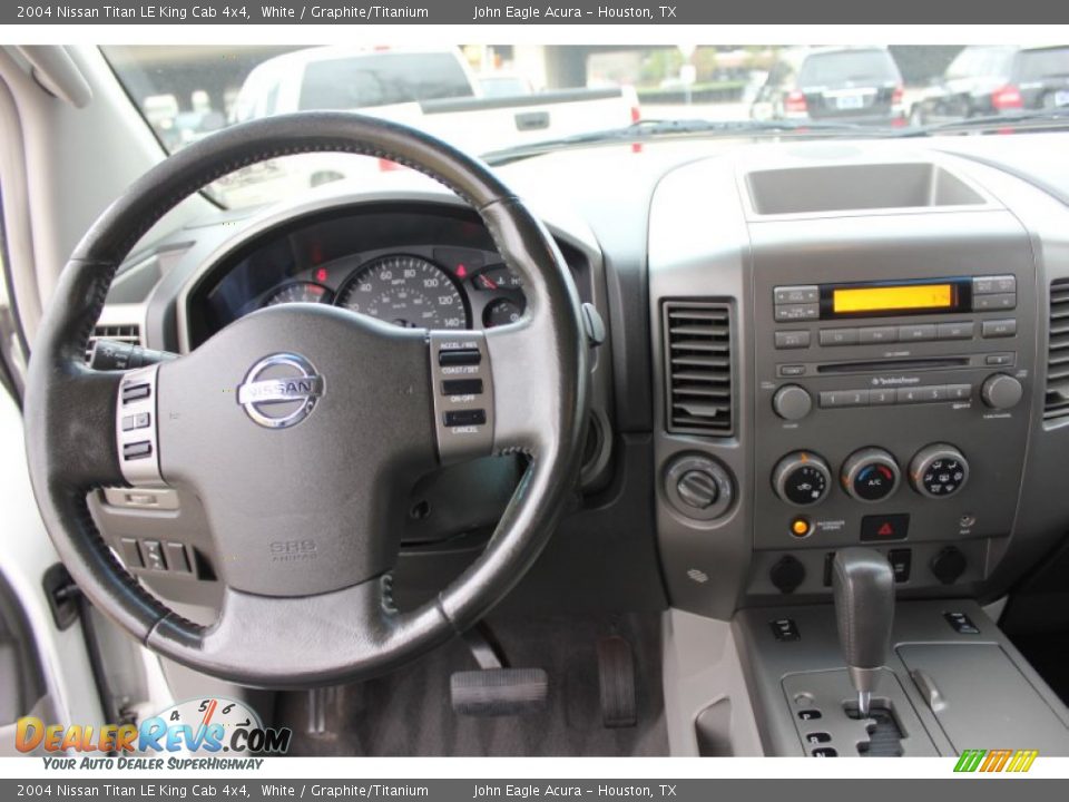 2004 Nissan Titan LE King Cab 4x4 White / Graphite/Titanium Photo #23