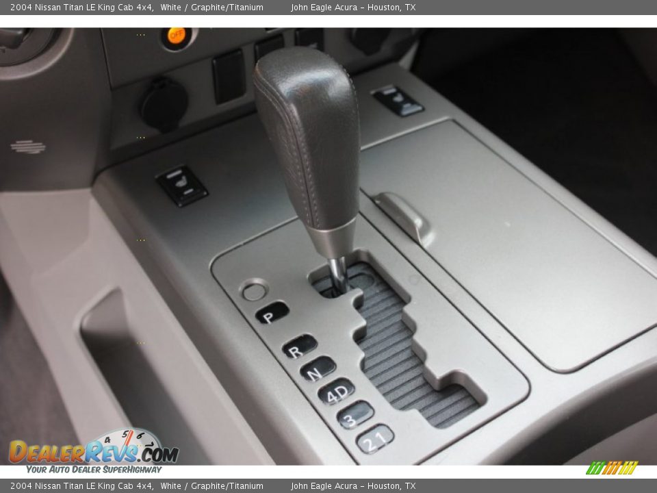 2004 Nissan Titan LE King Cab 4x4 White / Graphite/Titanium Photo #28