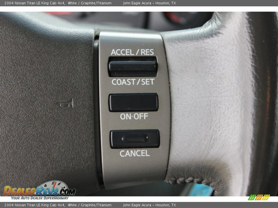 2004 Nissan Titan LE King Cab 4x4 White / Graphite/Titanium Photo #30