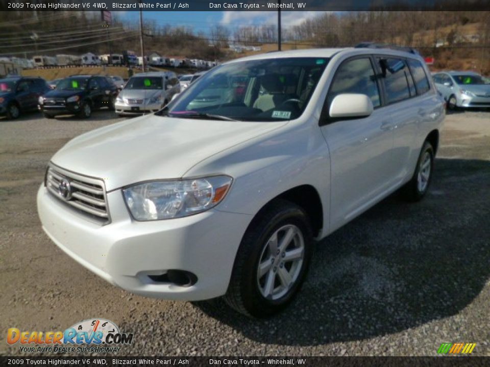 2009 Toyota Highlander V6 4WD Blizzard White Pearl / Ash Photo #3