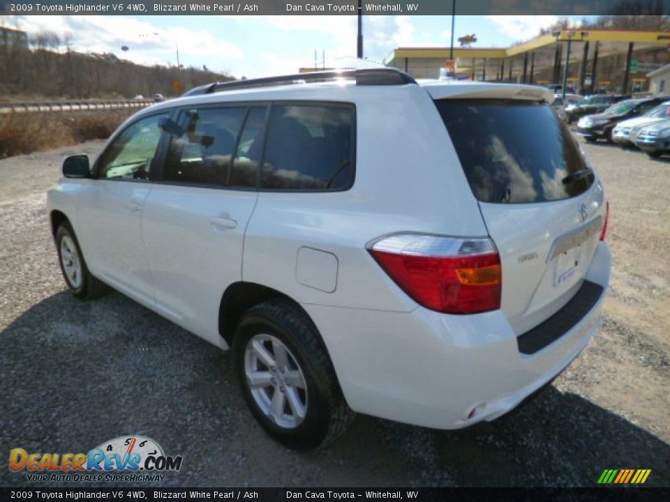 2009 Toyota Highlander V6 4WD Blizzard White Pearl / Ash Photo #4