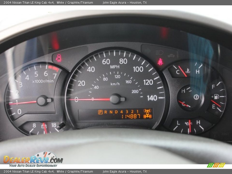 2004 Nissan Titan LE King Cab 4x4 White / Graphite/Titanium Photo #32