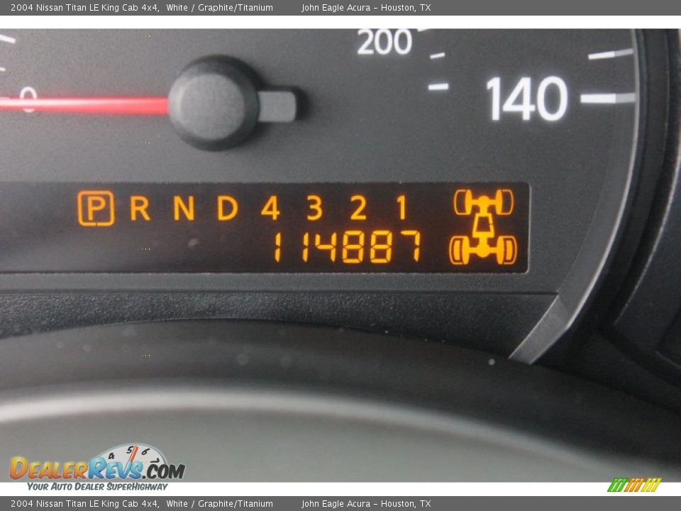 2004 Nissan Titan LE King Cab 4x4 White / Graphite/Titanium Photo #33