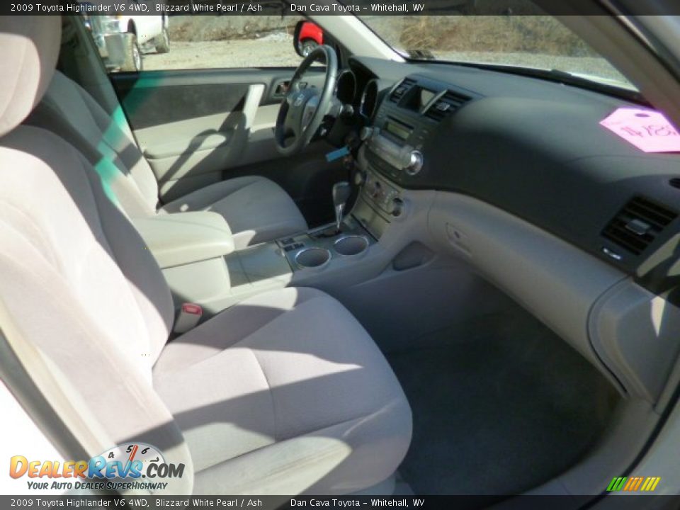 2009 Toyota Highlander V6 4WD Blizzard White Pearl / Ash Photo #8