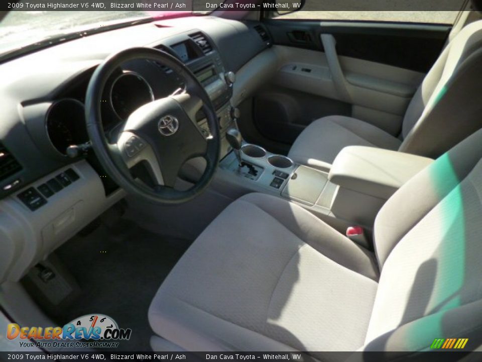 2009 Toyota Highlander V6 4WD Blizzard White Pearl / Ash Photo #12